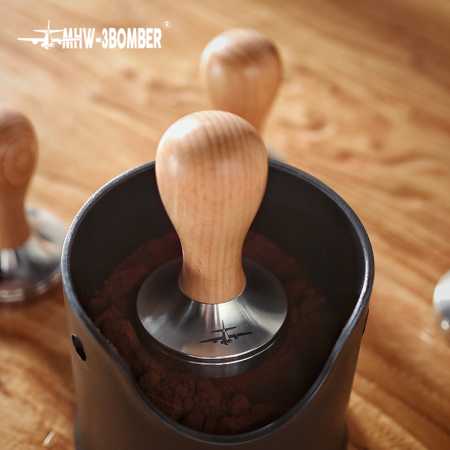 Темпер MHW-3BOMBER Vase D58, бук, резьба