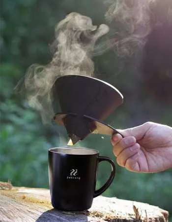 Воронка силиконовая складная для приготовления кофе Hario Zebrang Flat V60-02, черный матовый